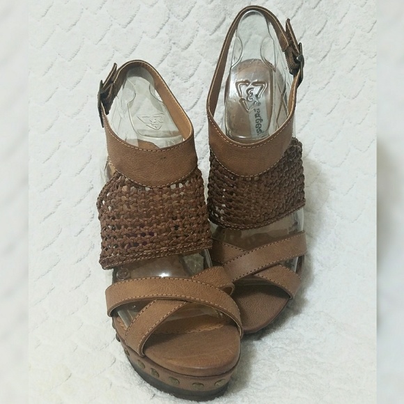 ⚘️Not Rated Coralie Faux Leather Studded Sandals - Picture 7 of 8